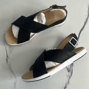 EMU AUSTRALIA Sandals New in Box